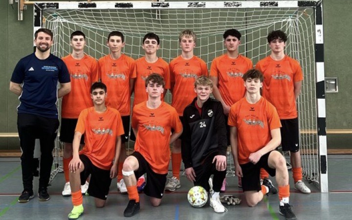 Futsal-Kreismeisterschaften: Richard-von-Weizsäcker-Gesamtschule triumphiert mit 7:5