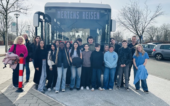Neue Fahrzeugbegleiter*innen der GeRi im Amt