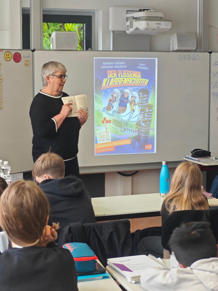 Frau Bökenhans liest aus dem Buch "Das fliegende Klassenzimmer"